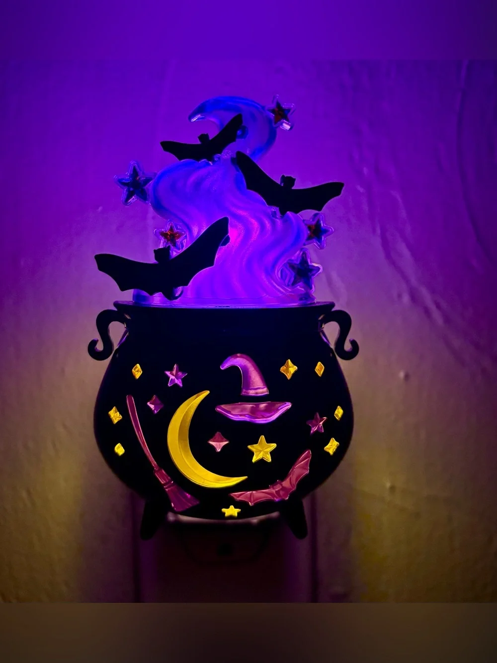 Bath & Body Works Halloween Encrusted Cauldron Nightlight Wallflower Plug 2026